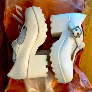 BNWT WHITE PLATFORM SHOES